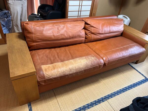 カリモク ソファー 本革