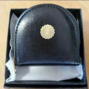 【新品未開封】皇居限定 菊の御紋入り馬蹄型 コインケース 財布 小銭入れ 牛革