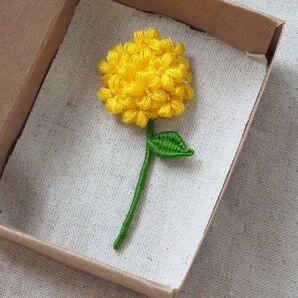 立体刺繍 ブローチ 黄色