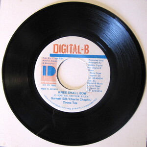 #418【Reggae】Knee Shall Bow - Garnett Silk, Charlie Chaplin, Cocoa Tea./7”/Digital-B