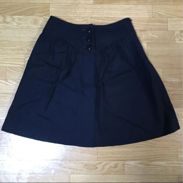 CLEAR IMPRESSION 黒スカート