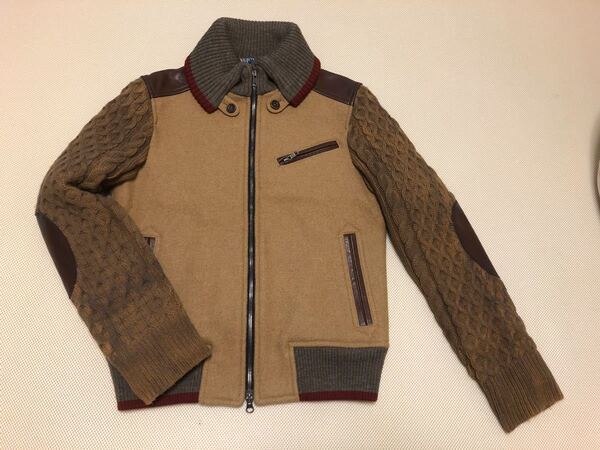 裏プリント袖ニットの異素材合わせウール混ジャケット