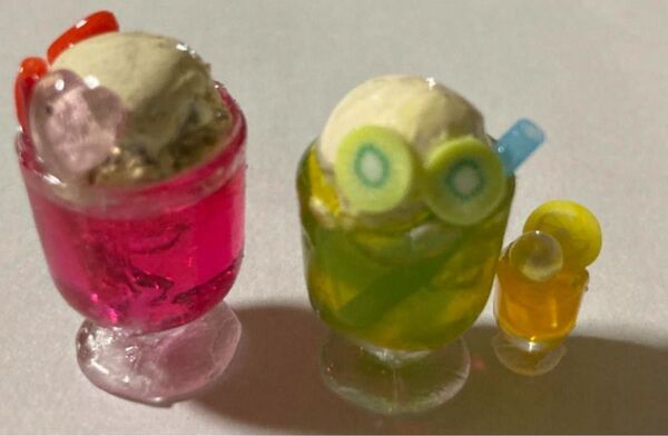 ハンドメイドレジンミニチュアクリームソーダ