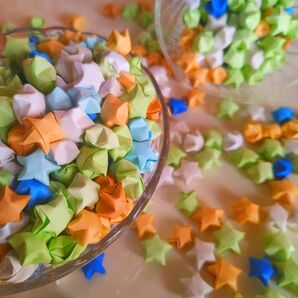 【在庫整理セール中】☆ラッキースター☆4色×約300個、合計約1200個セット☆結婚式やパーティ、写真撮影に