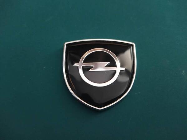 【ゆうパケット送料込】OPEL(オペル) ホームベース型ロゴエンブレム ブラック 縦3.9cm×横3.9cm×厚さ2.5mm