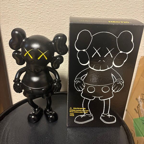 KAWS フィギュア 箱付き KAWS COMPANION HECTIC×BOUNTY HUNTER カラーダーク