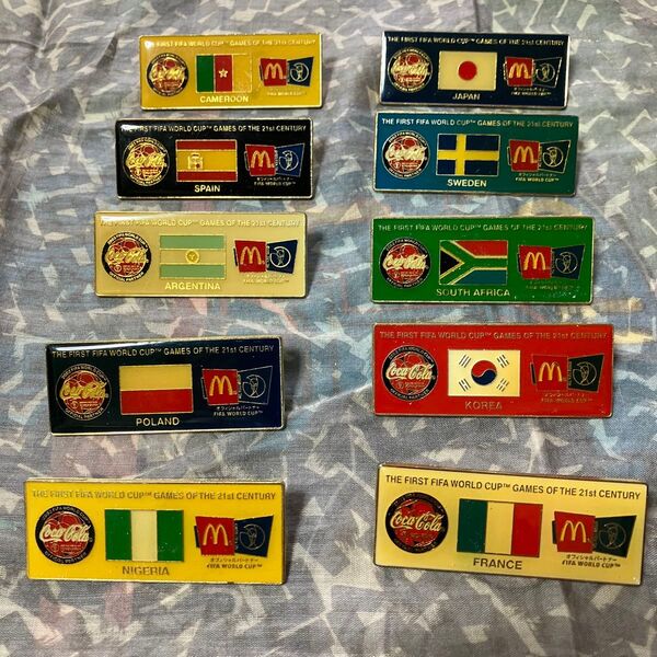 FIFAワールドカップ ピンバッジ ダブルピン 10種類セットお値下げしました