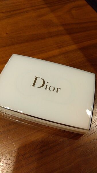 Dior ディオールWHITE REVEAL MAKEUP021 ☆新品未使用☆