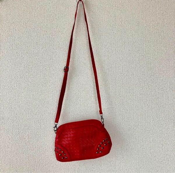 赤 バッグ