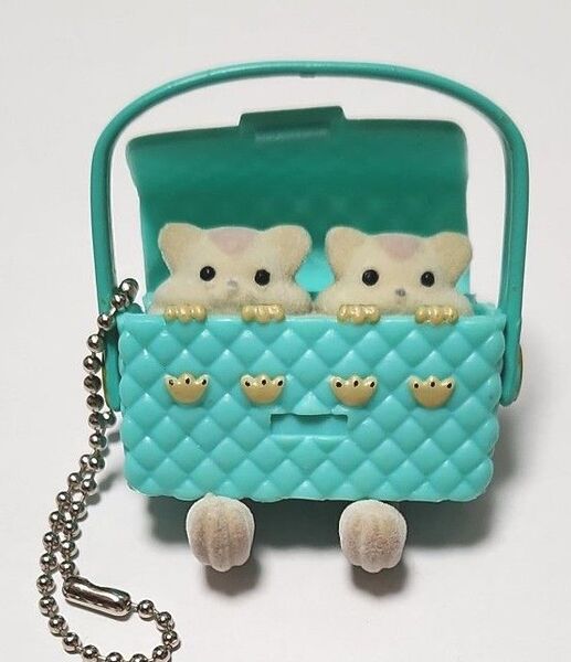 【レア】新品 ボールチェーン付き! リス 可愛い かばんから顔を出すキーホルダー お洒落