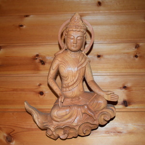  tree carving Buddhist image . middle .. bodhisattva ornament zelkova hand carving Buddhism fine art keyaki[s1-2t-30]