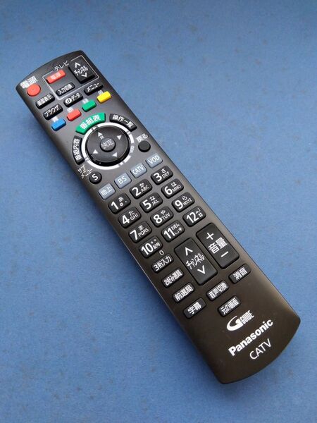 Panasonic純正 CATVリモコンN2QAYB000573 中古!924