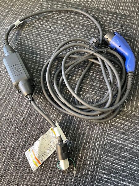 プリウスPHV充電ケーブル