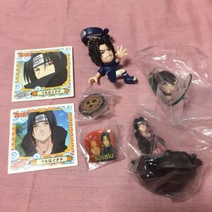 NARUTOナルト うちはセット イタチシール ピンバッジ ガシャポンフィギュア ストラップ サスケとイタチ