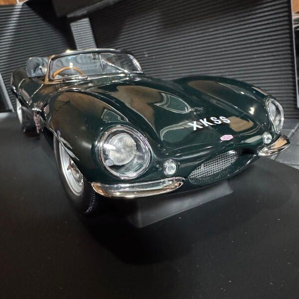 絶版 未展示品 オートアート 1/18 ジャガーXK-SS グリーン