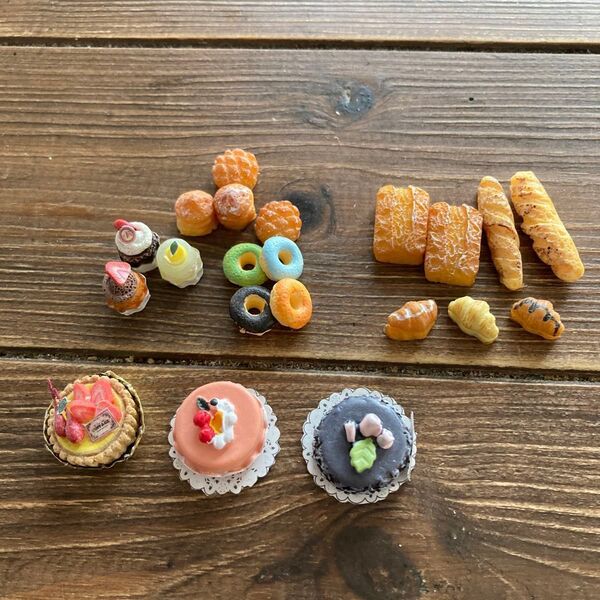 ケーキとパンのお得なミニチュアセット