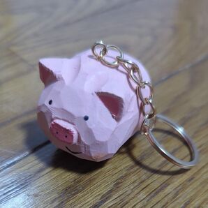 キーホルダー 木彫り 豚