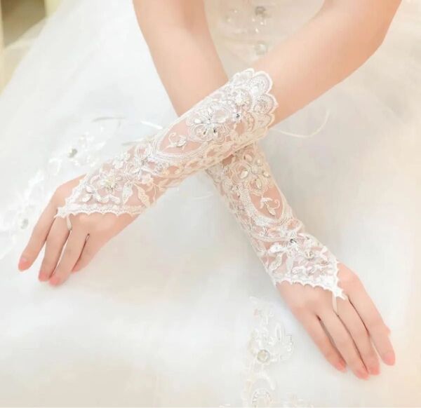 ウェディンググローブ レースグローブ レディース 花嫁手袋 ショートグローブ 美しい刺繍 結婚式 レース付グローブ