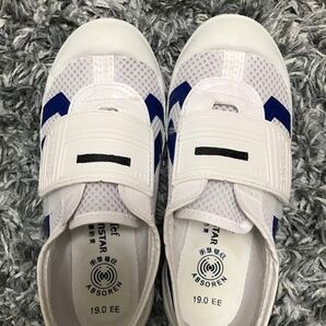 体育館シューズ 19cm