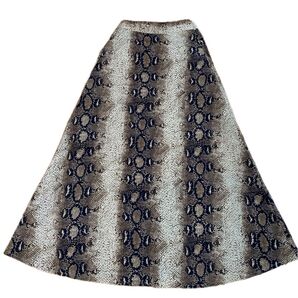 スネーク柄ロングスカート