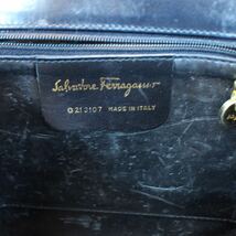 Salvatore Ferragamo VARA LEATHER SHOULDER BAG MADE IN ITALY/サルヴァトーレフェラガモヴァラレザーショルダーバッグ_画像9