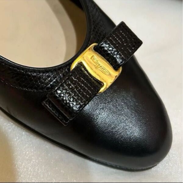 フェラガモ 靴 パンプス シューズ 黒 ブラック ヴァラリボン レザー Ferragamo