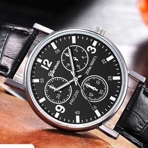 【ご注意)電池交換必須】カジュアルよりビジネス寄りなメンズ腕時計【色】黒の文字盤と黒のPUレザーベルト【サイズ】直径36mm