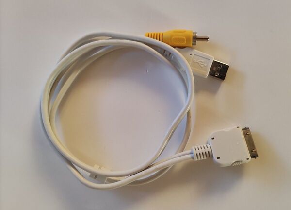 Apple 30ピンDockコネクタVideo/USB変換ケーブル