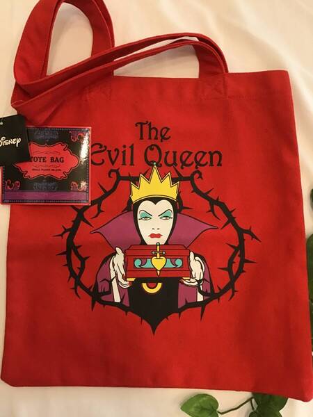 新品 ディズニー クイーン トートバッグ 白雪姫 女王 TOTE BAG 鞄 赤 イーヴィルクイーン ☆