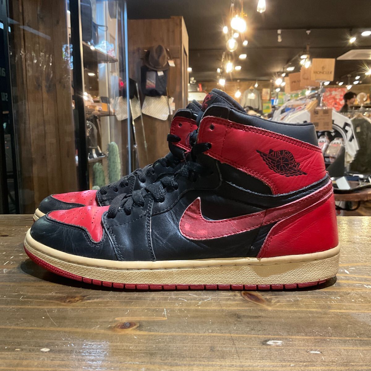 Yahoo!オークション -「jordan1 bred 2001」の落札相場・落札価格 Yahoo!オークション -「jordan1 bred 2001」の落札相場・落札価格