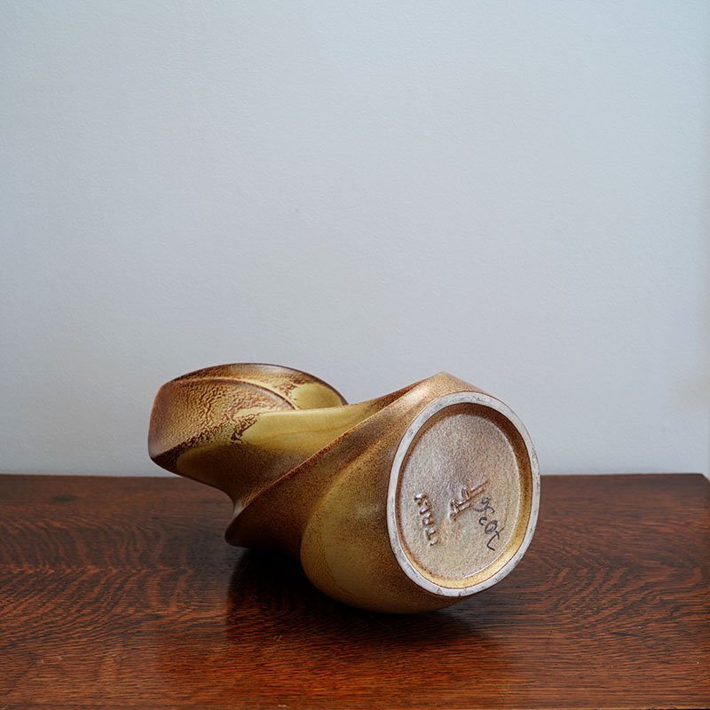 Bertoncello Ceramiche d’Arte /Large Vortex Vase /Italy /1960s ベルトンチェロ アートセラミックス イタリア フラワーベース 花器 花瓶 Bertoncello Ceramiche d’Arte /Large Vortex Vase /Italy /1960s ベルトンチェロ アートセラミックス イタリア フラワーベース 花器 花瓶