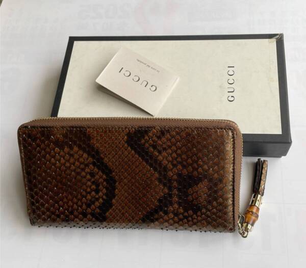 未使用 GUCCI グッチ 長財布 307984 パイソンレザー バンブー