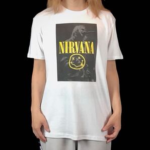 新品 NIRVANA ニルヴァーナ カートコバーン バンド ライブ イエロー ベロ出し ニコちゃん スマイリー ロゴ Tシャツ ユニセックス Mサイズ