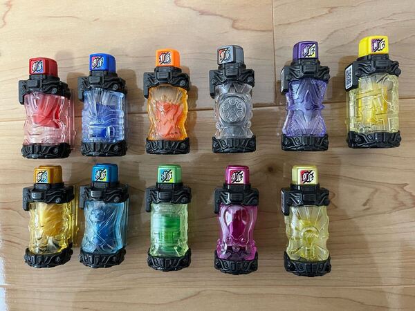 【美品】仮面ライダービルド フルボトル 11本セット DXビルドドライバー装着可