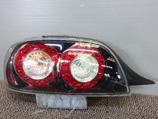 8658 マツダ ＲＸ－８ 後期 SE3P テールライト左 テールランプ左 220-41098テールライト