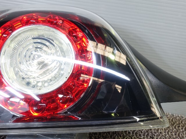 8658 マツダ ＲＸ－８ 後期 SE3P テールライト左 テールランプ左 220-41098