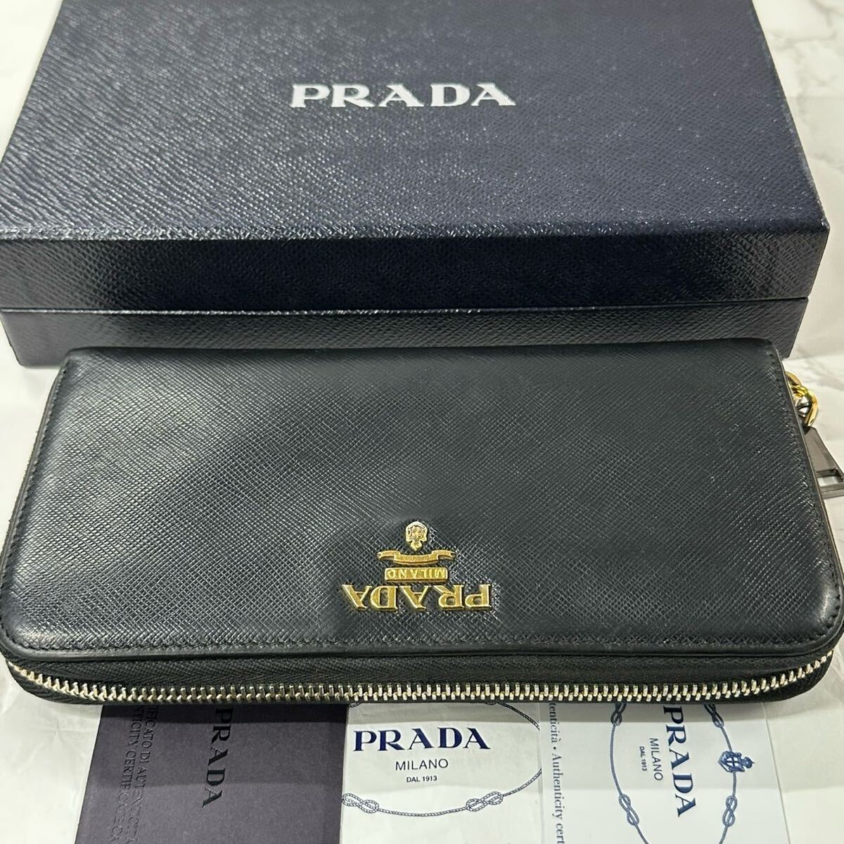 プラダ PRADA 財布 長財布 サフィアーノ ラウンドファスナー メンズ プラダ PRADA 財布 長財布 サフィアーノ ラウンドファスナー メンズ