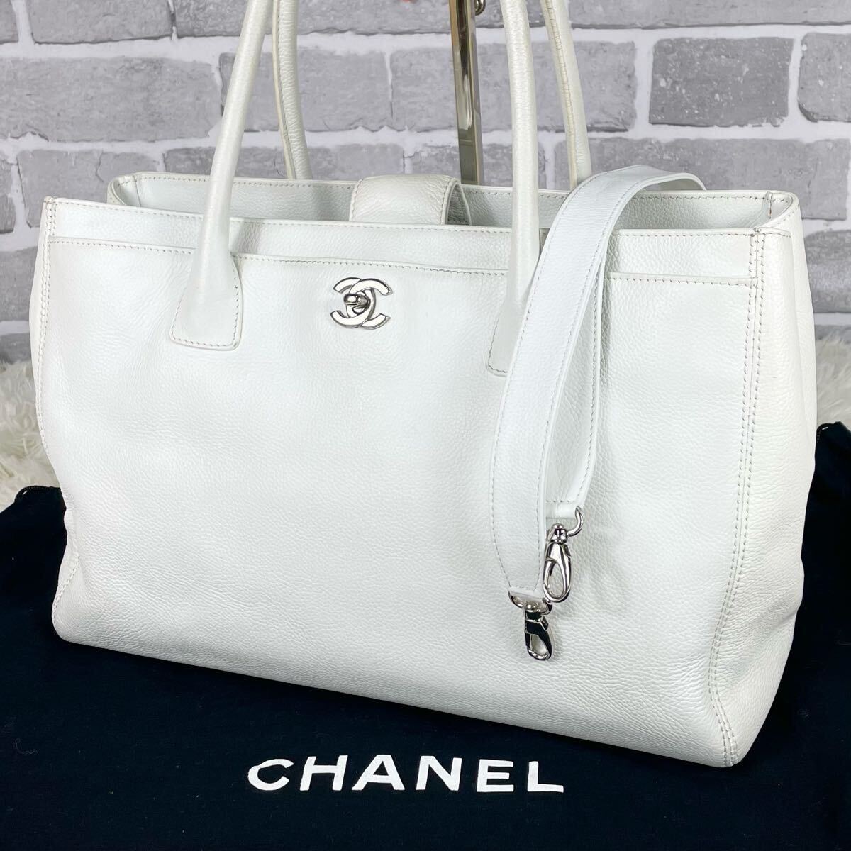 Yahoo!オークション -「chanel エグゼクティブトート」の落札 Yahoo!オークション -「chanel エグゼクティブトート」の落札