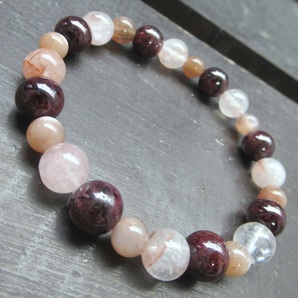 ガーネットxヘマタイトインクォーツxサンムーンストーンブレスレット 天然石 パワーストーン