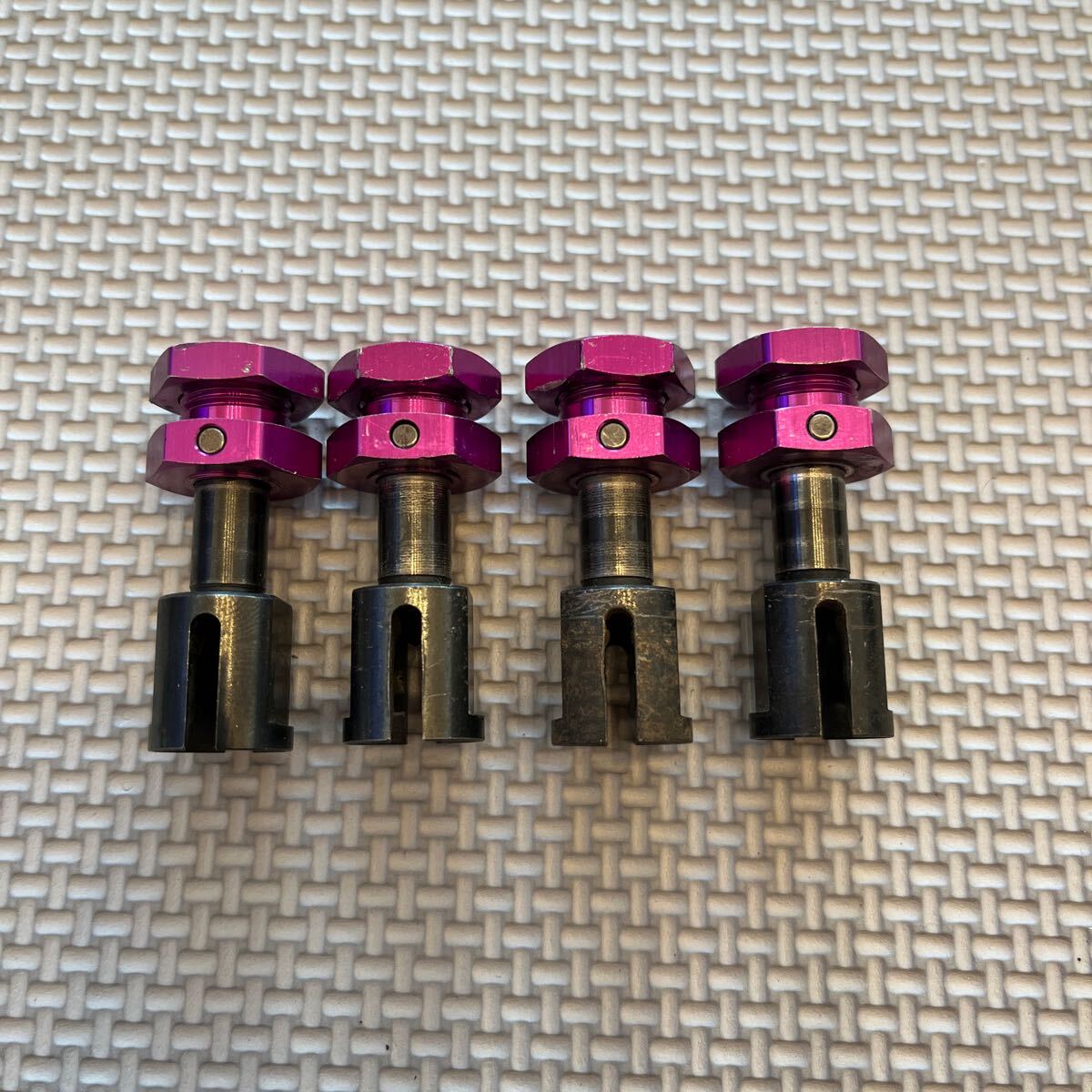 160140 Savage X 17mm Hex Hub Conversion Set