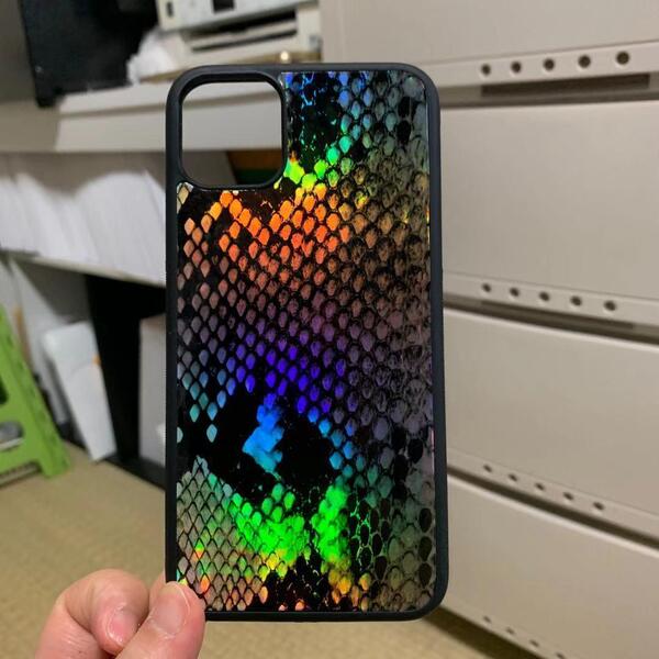iPhone7/8/SE2 ダイヤモンドパイソン柄 へび柄 キラキラ 美しい光沢