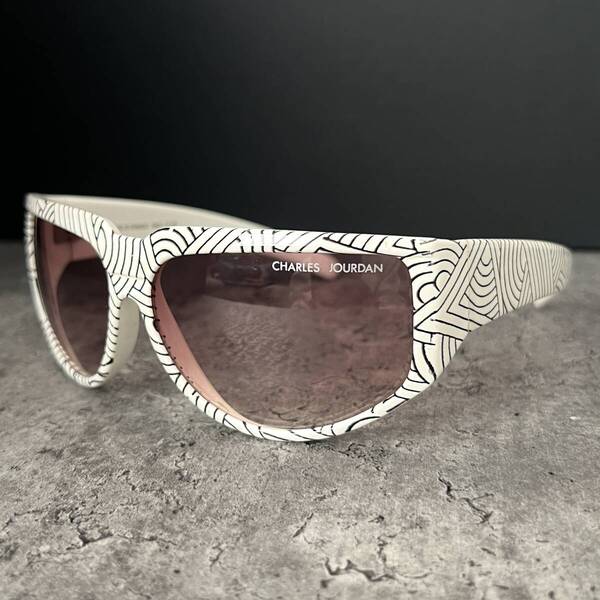 ◆CHARLES JOURDAN シャルルジョルダン ヴィンテージ サングラス フランス製 Vintage eyewear ホワイト 個性的 手書き風