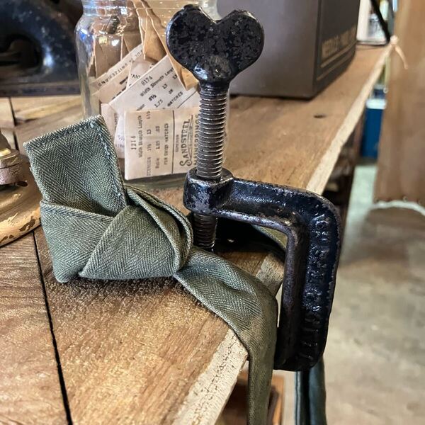 【VINTAGE】アイアン クランプ 万力 ペーパーウェイト フック 店舗什器 アンティーク 古着 US 店舗什器 古道 vintage