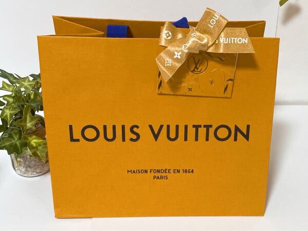 ルイヴィトン「LOUIS VUITTON」ショッパー 限定メッセージカードあり (4773) 正規品 付属品 ショップ袋 ブランド紙袋 マチ広め 折らずに送