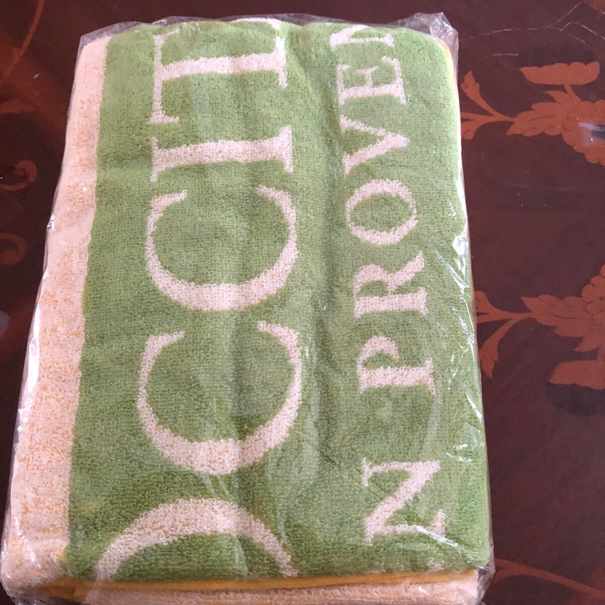 ロクシタン　バルーンデザインバスタオル　新品　非売品　ノベルティ