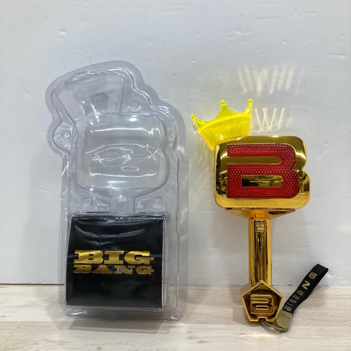 シ*読様 BIGBANG ビッグバン(王冠) 10周年記念 公式ペンライト BIGBANG 王冠付きペンライト ゴールド 10周年 - メルカリ