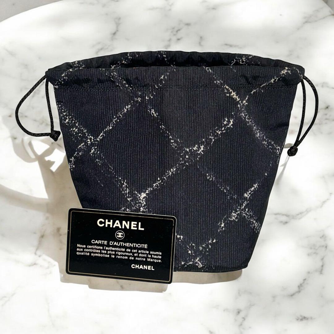 美品】シャネル 旧トラベルライン ポーチ 巾着 バッグ ブラック 美品】シャネル 旧トラベルライン ポーチ 巾着 バッグ ブラック