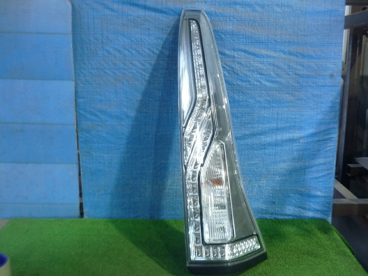 ２６　セレナ　ハイウェイスター後期　右テールライト　美品 2025年最新】Yahoo!オークション -c26セレナ後期テールの中古品