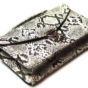 【ブラックフライデータイムセール】【送料込み】【限定】【新品】【税込み】リアルパイソン型押し☆背面財布付き☆鍵付☆セカンドバッグNA