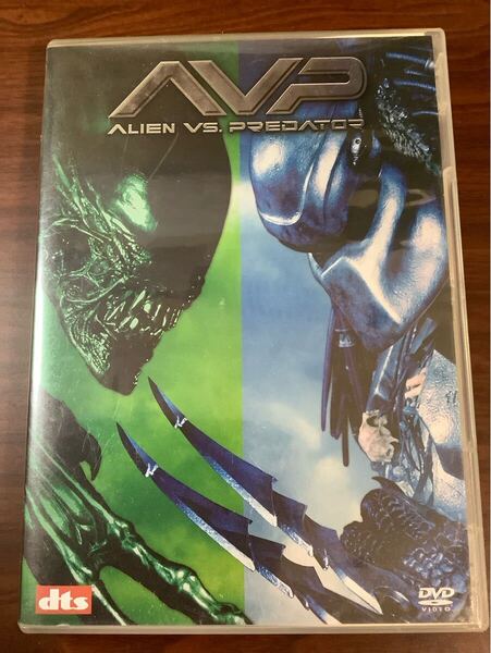 エイリアンVS.プレデター (関連) エイリアンポールW.S.アンダーソン (監督、脚本、ストーリー) ジョンデイヴィス (製作) ハラルドクロ